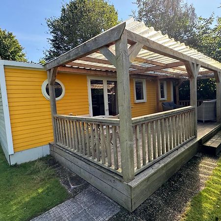Ruime 5-Persoons Chalet Aan Het Bergumermeer Suameer Esterno foto