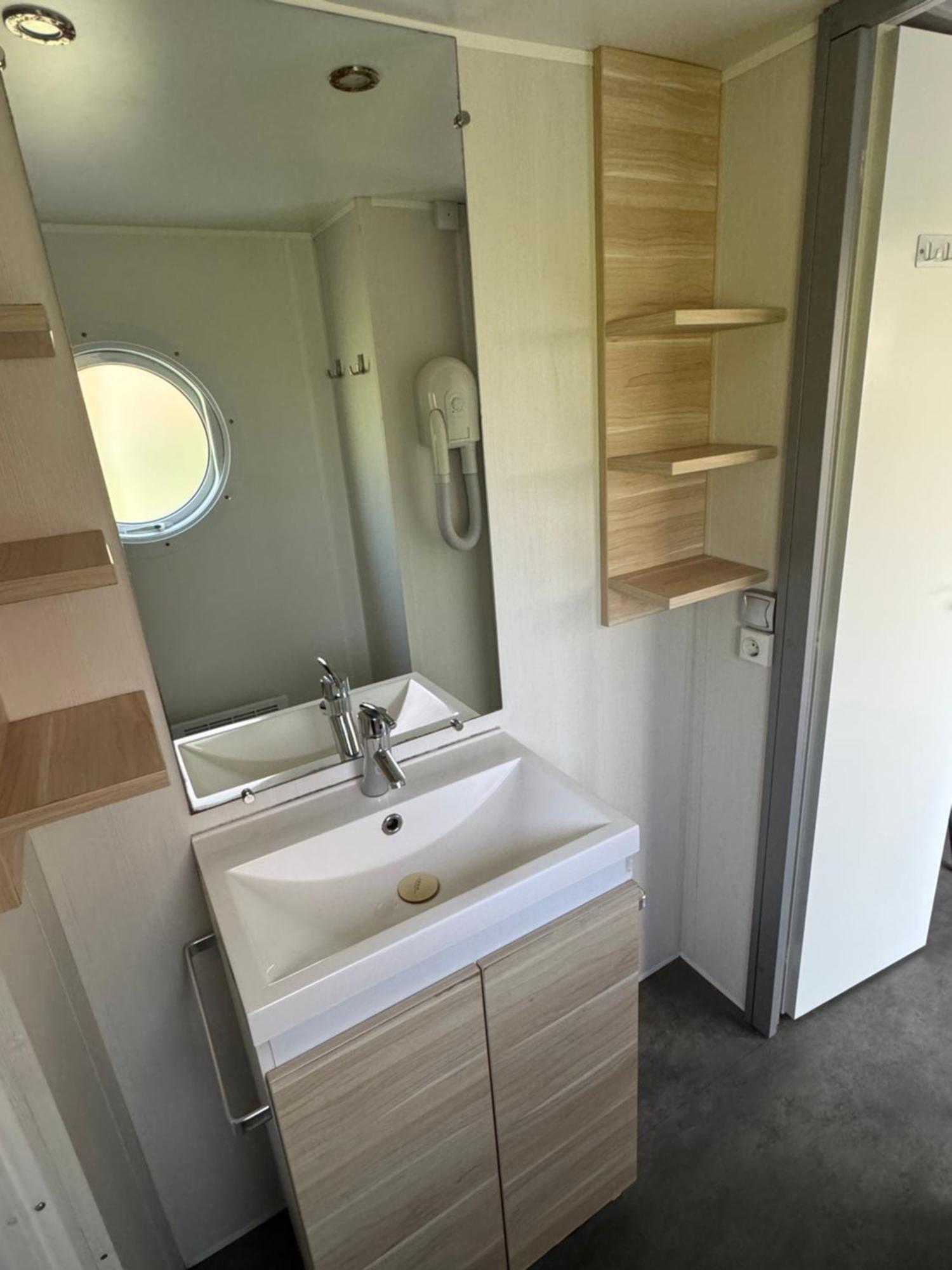 Ruime 5-Persoons Chalet Aan Het Bergumermeer Suameer Esterno foto